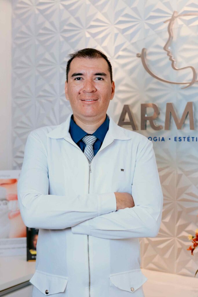 Periodontista da Clínica Armonì em Alphaville, especialista em saúde gengival e tratamentos avançados para prevenção e controle de doenças periodontais