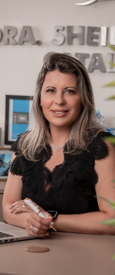Dra. Sheila Lobo Cataldo na Clínica Armoni, especialista em odontologia geral e tratamentos personalizados em Alphaville.